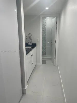 Property Slideshow image 3 of 14 | 20400 w country club dr 615, Aventura, FL, 33180