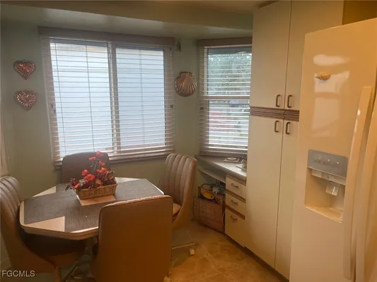 Property Slideshow image 3 of 44 | 13191 oakmont dr 8, Fort Myers, FL, 33907