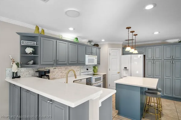 Property Slideshow image 2 of 49 | 3120 oakmont dr, Avon Park, FL, 33825