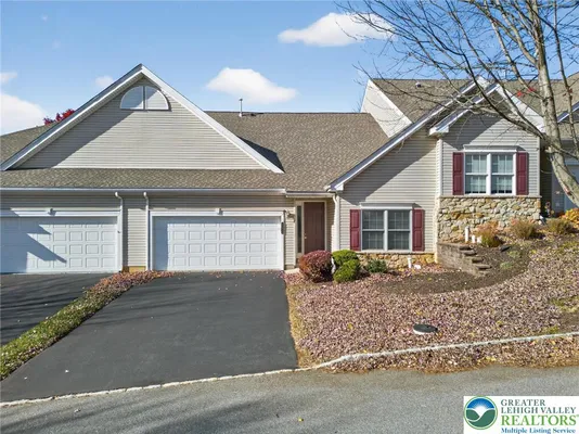 Property Slideshow image 2 of 21 | 8 kent ln, Palmer Twp, PA, 18045