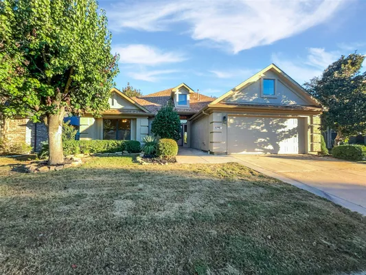 Property Slideshow image 2 of 20 | 11308 southerland dr, Denton, TX, 76207