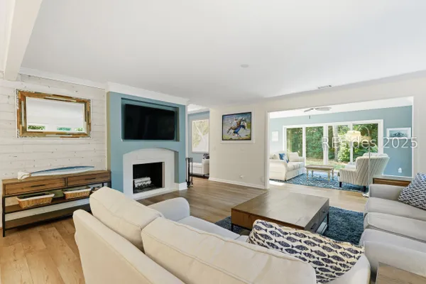 Property Slideshow image 3 of 100 | 20 china cockle ln, Hilton Head Island, SC, 29926