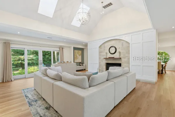 Property Slideshow image 3 of 100 | 20 china cockle ln, Hilton Head Island, SC, 29926