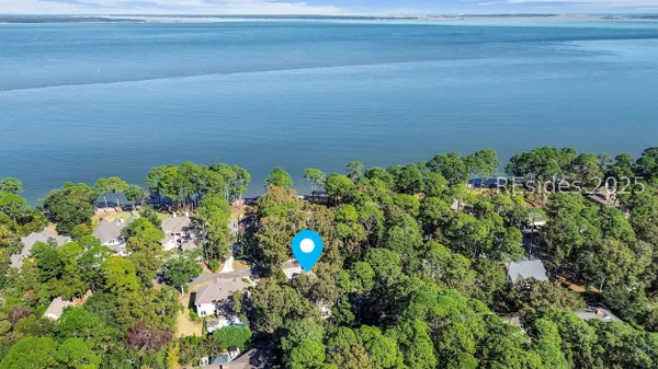 Property Slideshow image 3 of 100 | 20 china cockle ln, Hilton Head Island, SC, 29926