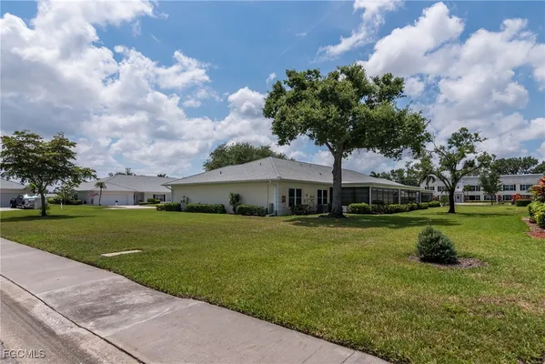 Property Slideshow image 2 of 18 | 7076 e brandywine cir, Fort Myers, FL, 33919