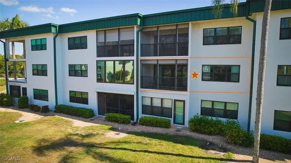 Property Slideshow image 2 of 30 | 1747 pebble beach dr 208, Fort Myers, FL, 33907