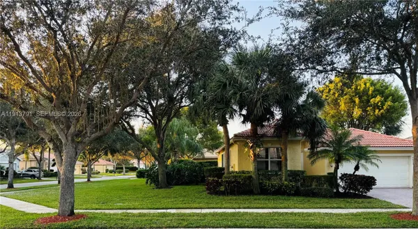 Property Slideshow image 2 of 73 | 6833 watertown dr, Boynton Beach, FL, 33437