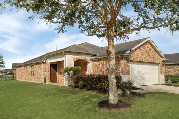 Property Slideshow image 2 of 33 | 638 saffron plum ln, Richmond, TX, 77469