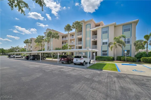 Property Slideshow image 2 of 49 | 14051 brant point cir 8106, Fort Myers, FL, 33919