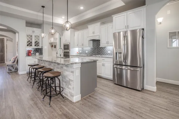 Property Slideshow image 3 of 50 | 5757 lakeside villas ct, Conroe, TX, 77304