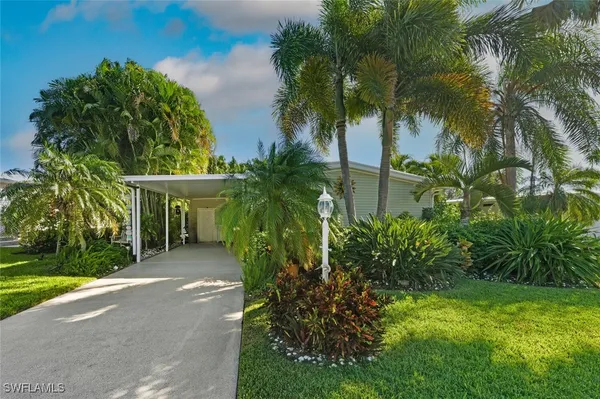 Property Slideshow image 2 of 35 | 542 charlemagne blvd, Naples, FL, 34112