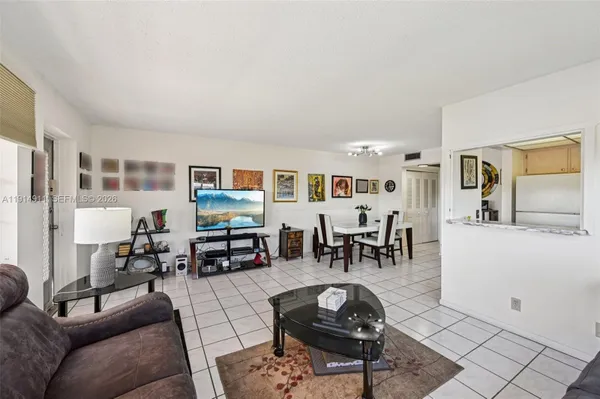 Property Slideshow image 3 of 44 | 126 canterbury e 126, West Palm Beach, FL, 33417