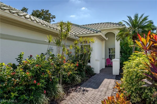 Property Slideshow image 3 of 36 | 817 vistana cir, Naples, FL, 34119