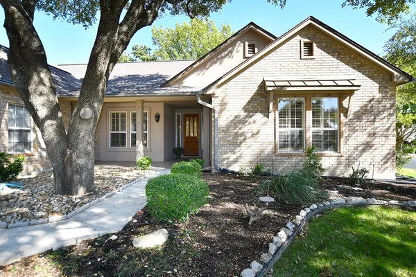 Property Slideshow image 3 of 30 | 108 high trail dr, Georgetown, TX, 78633