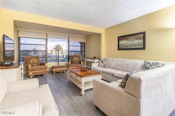 Property Slideshow image 3 of 28 | 1747 pebble beach dr 315, Fort Myers, FL, 33907