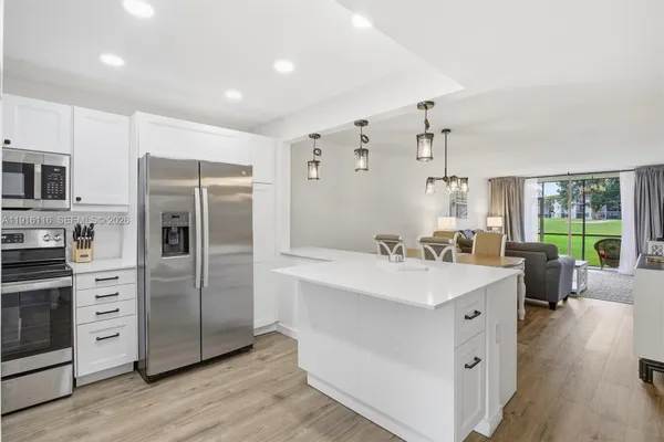 Property Slideshow image 3 of 43 | 8941 s hollybrook blvd 103, Pembroke Pines, FL, 33025