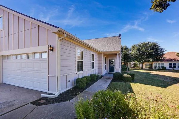 Property Slideshow image 2 of 15 | 116 bowie cir, Georgetown, TX, 78633