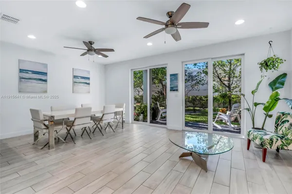 Property Slideshow image 2 of 48 | 4923 nw 48th ave, Tamarac, FL, 33319