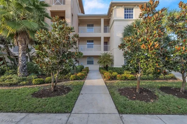 Property Slideshow image 2 of 44 | 10700 palazzo way 206, Fort Myers, FL, 33913