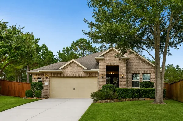 Property Slideshow image 2 of 38 | 120 crinium lily ct, Montgomery, TX, 77316