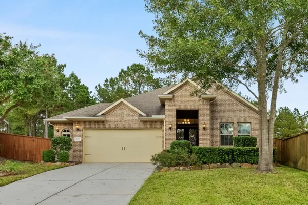 Property Slideshow image 3 of 34 | 120 crinium lily ct, Montgomery, TX, 77316