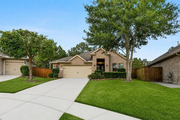 Property Slideshow image 3 of 38 | 120 crinium lily ct, Montgomery, TX, 77316