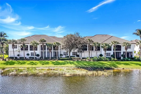 Property Slideshow image 2 of 49 | 3715 montreux ln 204, Naples, FL, 34114