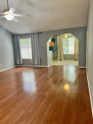 Property Slideshow image 2 of 21 | 667 e country grove cir, Pearland, TX, 77584