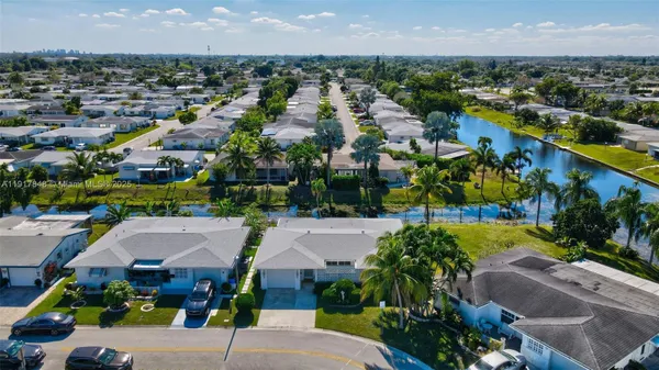 Property Slideshow image 2 of 32 | 6880 nw 16th st, Margate, FL, 33063