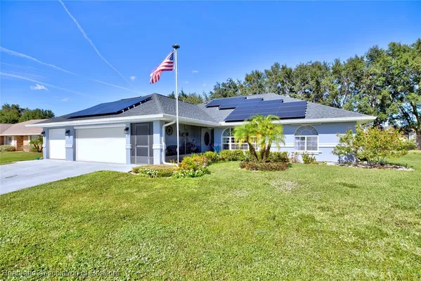 Property Slideshow image 3 of 45 | 61 grandview blvd, Lake Placid, FL, 33852