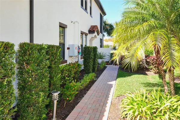 Property Slideshow image 2 of 47 | 11856 arboretum run dr unit 102, Fort Myers, FL, 33913