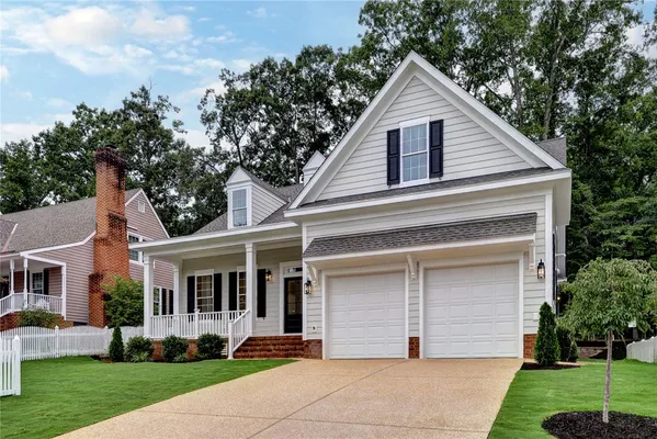 Property Slideshow image 2 of 42 | 113 royal worlington, Williamsburg, VA, 23188