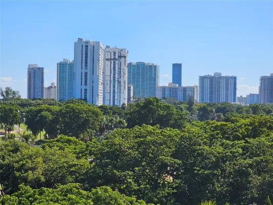 Property Slideshow image 2 of 25 | 20500 w country club dr 716, Aventura, FL, 33180