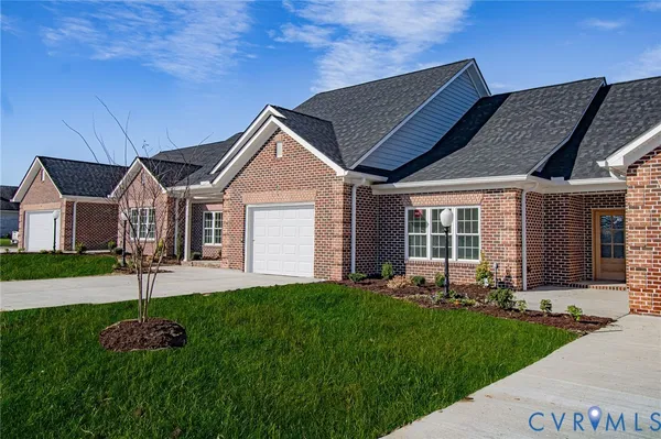 Property Slideshow image 3 of 6 | 118 cobblestone dr, Hopewell, VA, 23860