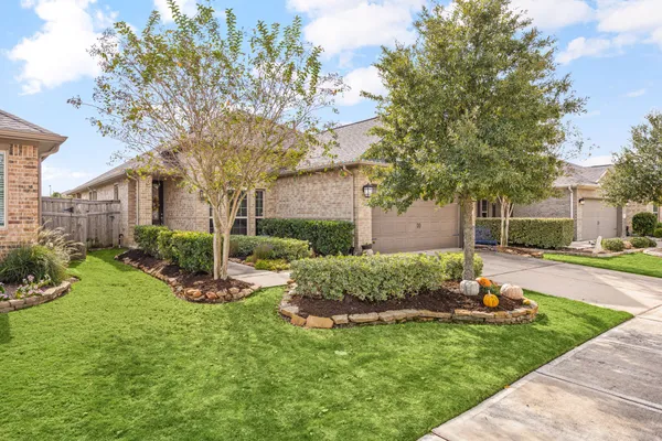 Property Slideshow image 2 of 30 | 29007 coffee mill ln, Fulshear, TX, 77441