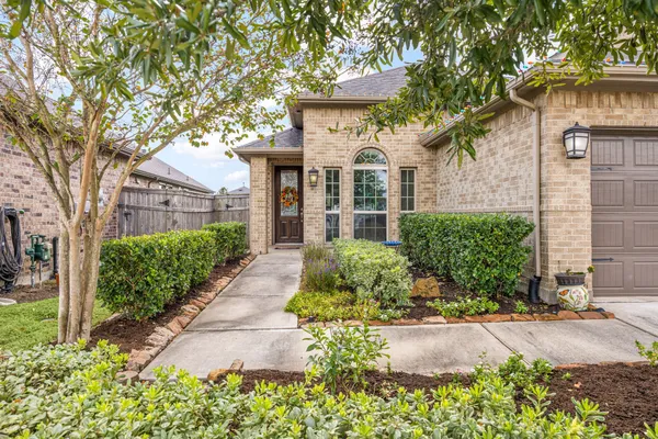 Property Slideshow image 3 of 30 | 29007 coffee mill ln, Fulshear, TX, 77441