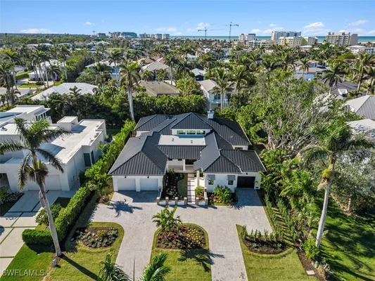 Property Slideshow image 3 of 50 | 424 spinnaker dr, Naples, FL, 34102