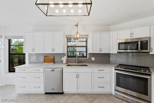 Property Slideshow image 3 of 29 | 5880 via lugano 104, Naples, FL, 34108