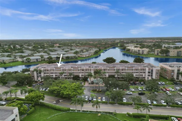 Property Slideshow image 2 of 41 | 7760 granville dr # 303, Tamarac, FL, 33321