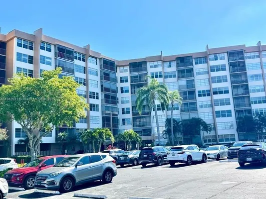 Property Slideshow image 3 of 33 | 1200 saint charles pl 218, Pembroke Pines, FL, 33026