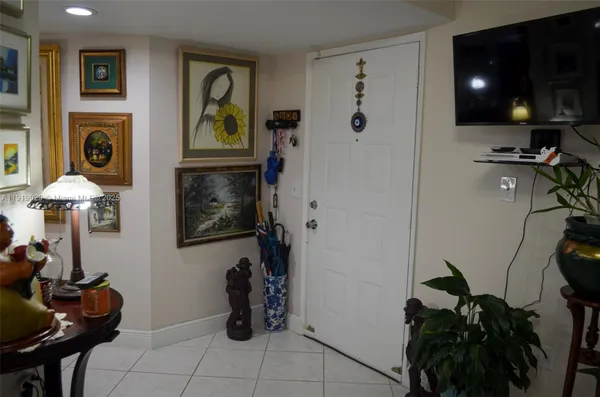Property Slideshow image 3 of 37 | 800 sw 142nd ave 401n, Pembroke Pines, FL, 33027