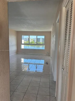 Property Slideshow image 2 of 20 | 19255 ne 2nd ave apt 2218, Miami, FL, 33179