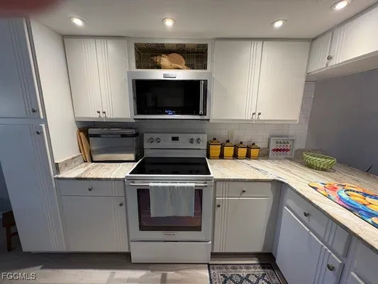 Property Slideshow image 3 of 40 | 13091 cross creek blvd 302, Fort Myers, FL, 33912