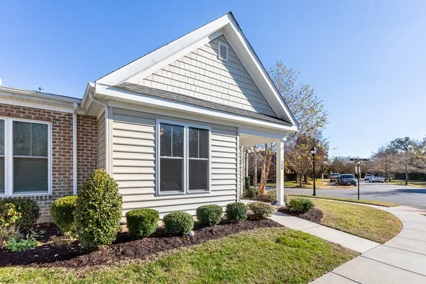 Property Slideshow image 2 of 40 | 200 durham st, Smithfield, VA, 23430