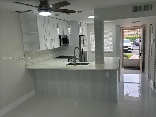 Property Slideshow image 3 of 23 | 6935 huntington ln apt 107, Delray Beach, FL, 33446