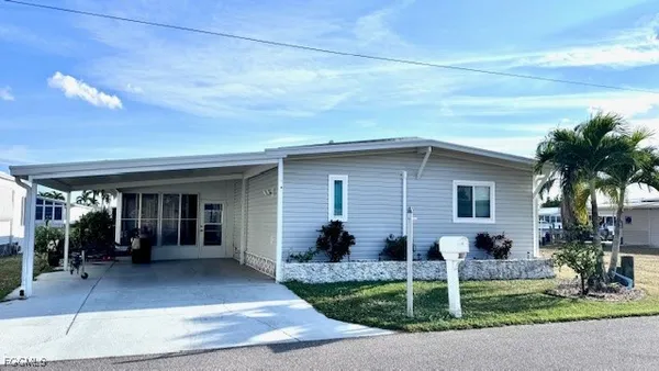 Property Slideshow image 2 of 42 | 5545 sir walter way, North Fort Myers, FL, 33917