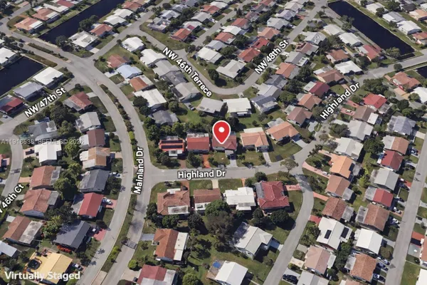 Property Slideshow image 3 of 22 | 4805 highland dr, Tamarac, FL, 33319