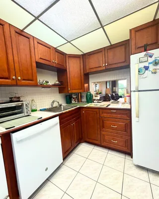 Property Slideshow image 3 of 42 | 7787 golf circle dr 106, Margate, FL, 33063