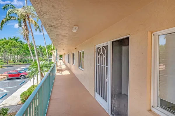 Property Slideshow image 2 of 60 | 12565 imperial isle dr 204, Boynton Beach, FL, 33437