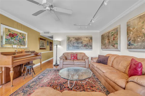 Property Slideshow image 2 of 53 | 2029 farnham o # 2029, Deerfield Beach, FL, 33442